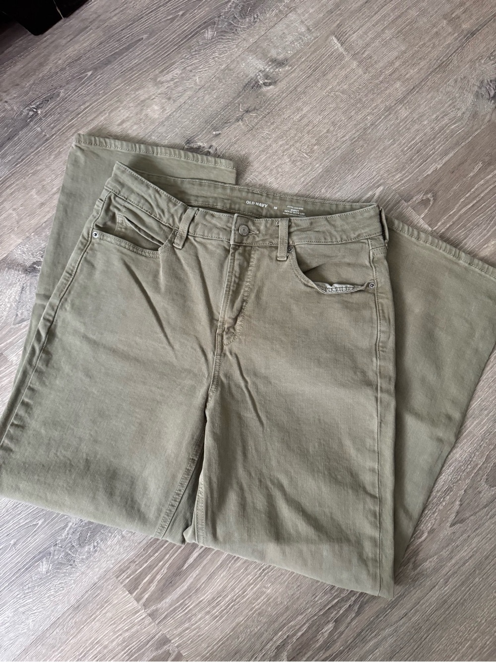 Old Navy Women's High-Rise Straight Jeans in Olive Green